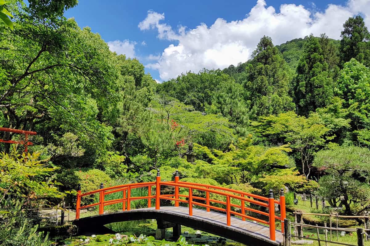 A picture of Japan's Geography & Lanscapes.